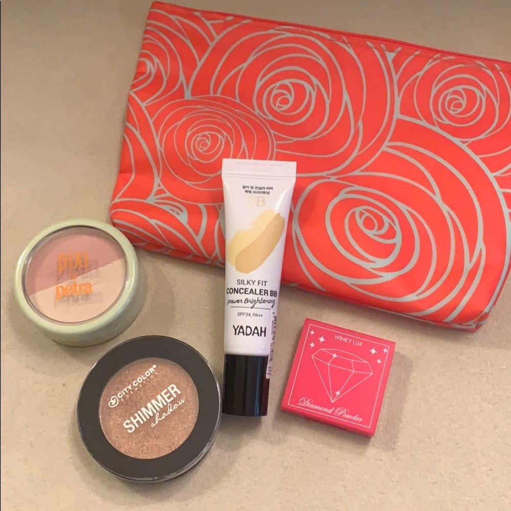 Make up bundle with make up bag